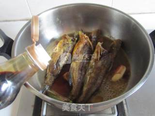 Braised Bean Rice with Yellow Bone Fish recipe