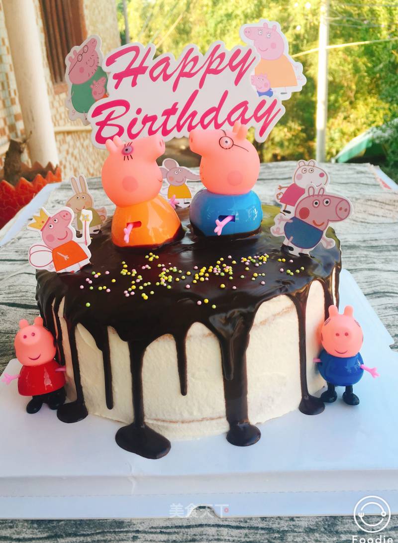 Peppa Pig Glaze Birthday Cake