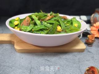 Stir-fried Snow Peas with Cured Chicken Drumsticks recipe