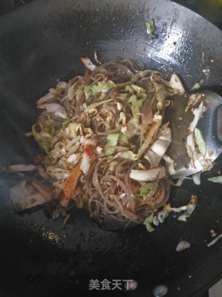 Stir-fried Noodles with Cabbage recipe