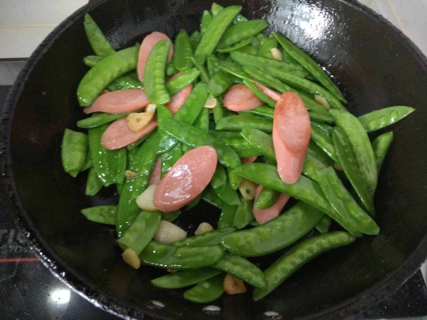 Stir-fried Snow Peas with Sausage recipe