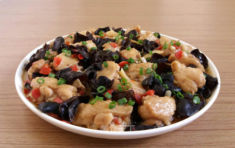 Steamed Chicken with Fungus recipe