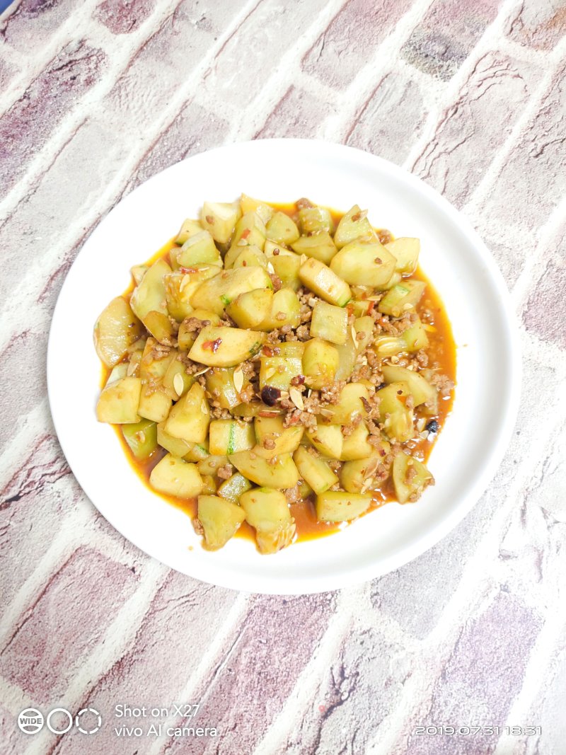Stir-fried Old Cucumber with Minced Meat recipe