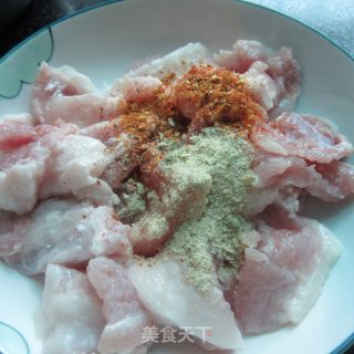 A Must-have Home-cooked Dish-steamed Pork with Rice Noodles recipe