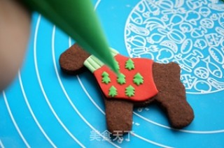 Christmas Dog Biscuit in Sweater recipe