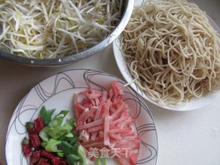 Fried Noodles with Mung Bean Sprouts recipe