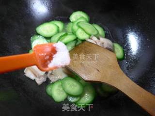 Stir-fried Pork with Salt and Small Cucumber recipe