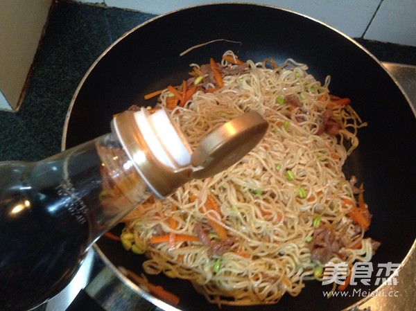 Soy Sprouts Fried Noodles recipe