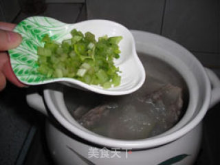 Winter and Summer Nutrition and Health Soup-scallops, Winter Melon and Pork Bone Soup recipe