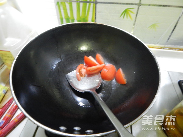 Tomato Pork Ribs Noodle Soup recipe
