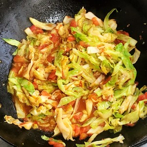 Stir-fried Cabbage with Tomatoes recipe
