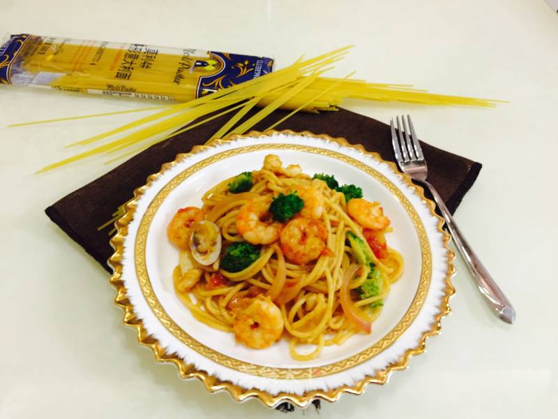 Seafood Spaghetti with Tomato Sauce recipe