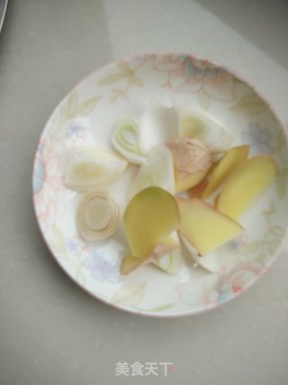 Braised Chicken Wings Root Potatoes recipe