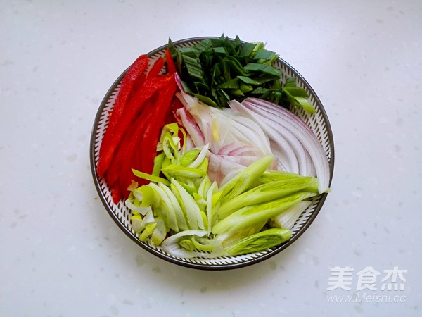 Fried Vermicelli with Sliced Pork recipe