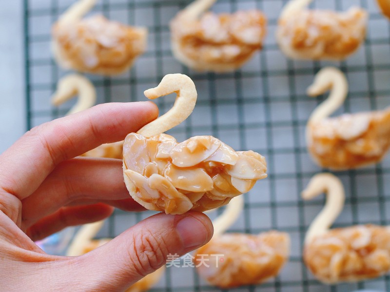 Caramel Almond Swan Cookies recipe