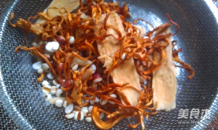 Snails and Cordyceps Flower Black-bone Chicken Soup recipe