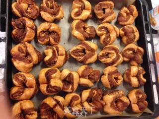 Thirteen Must-try Snacks in Old Beijing-sugar Ears recipe