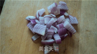 Salmon with Onion and Black Pepper Sauce recipe