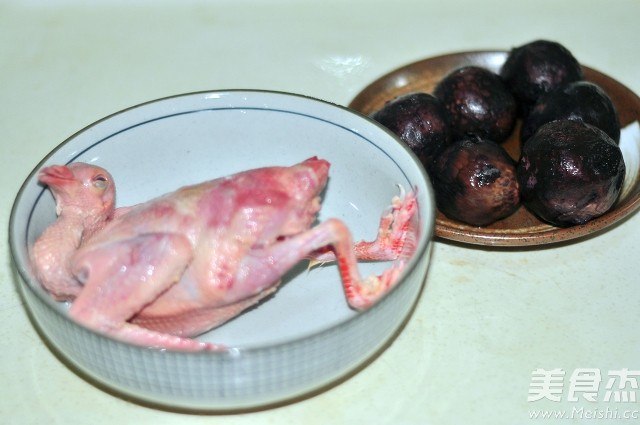 Steamed Pigeon with Bamboo Fungus and Egg recipe