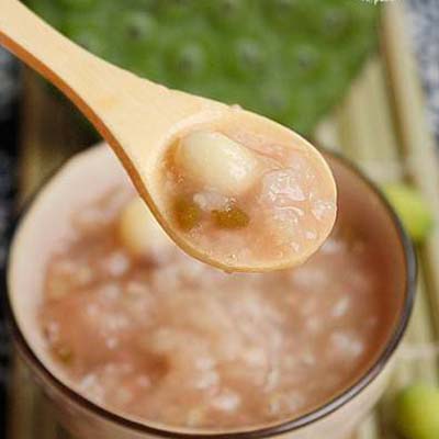 Fresh Lotus Seeds, White Fungus and Mung Bean Porridge recipe