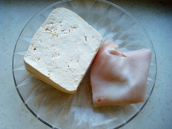 Roasted Tofu with Pork Skin recipe