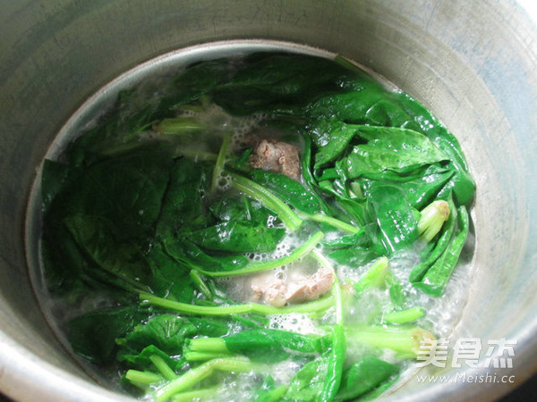 Fried Fritters and Spinach Ribs Soup recipe