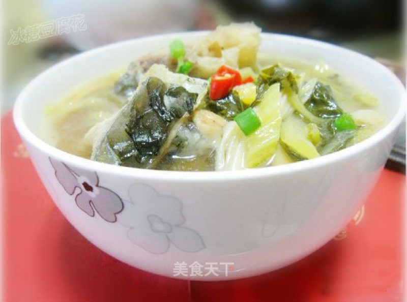 Daylily Fish Bone Sauerkraut Soup recipe