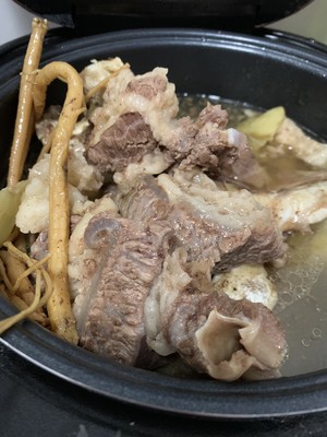 The First Bowl of Beef Soup in Winter recipe