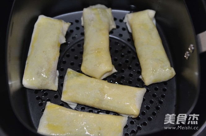 Fried Spring Rolls with Less Oil recipe