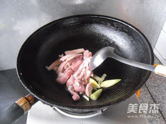 Stewed Cabbage with Pork Skin recipe