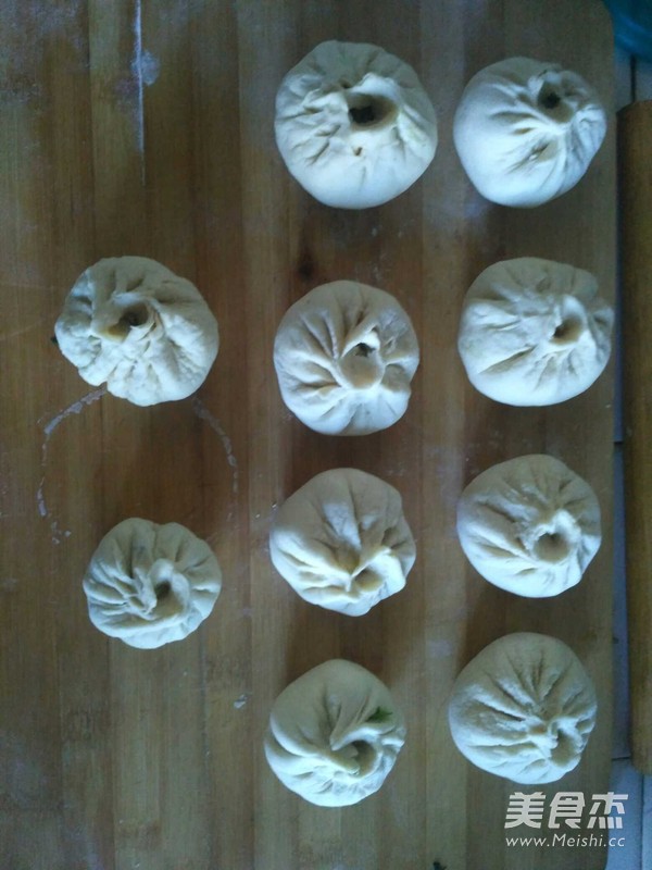 Steamed Buns (stuffed with Chives and Eggs) recipe