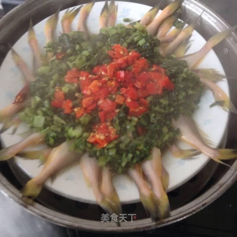 Steamed Crucian Carp Head with Pickled Vegetables with Less Oil and Salt recipe