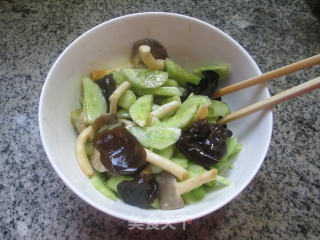 Black Fungus and Mushroom Mixed with Cucumber recipe