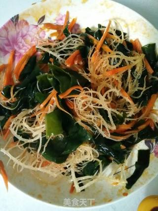 Salad with Seaweed and Sea Stone Flower recipe