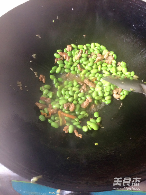 Stir-fried Shredded Pork with Edamame recipe