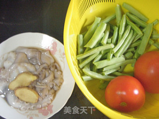 Octopus and String Beans in Tomato Sauce recipe