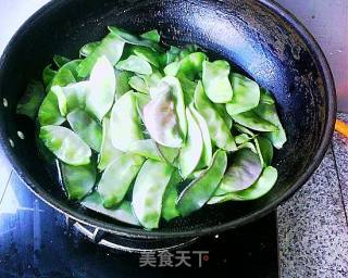 Stir-fried Pork Ears and Beans recipe