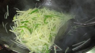 【wooden Cuisine】green Pepper Hot and Sour Potato Shreds recipe