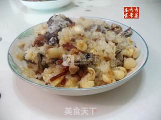 Glutinous Black-bone Chicken with Lotus Seeds and Red Dates recipe