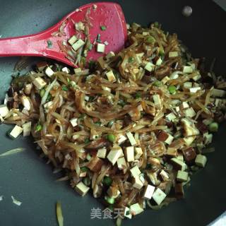 Radish and Dried Vegetarian Buns recipe