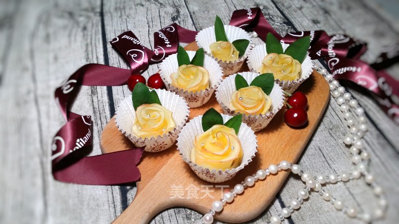 Roasted Apple Rosette Roll recipe