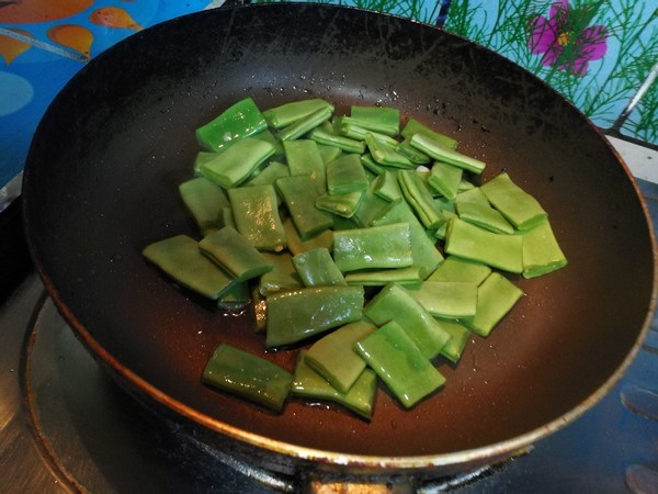 Stir-fried Rice Cake with Olive Vegetables recipe