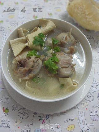 [winter Health Food of Common People's Home] Soup with Bean Skin Tube and Bone recipe