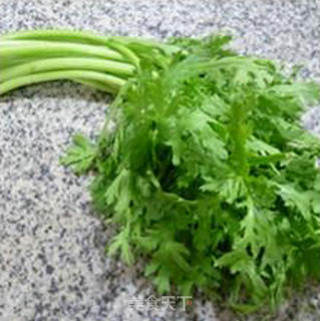 Fried Chrysanthemum with Oily Gluten recipe