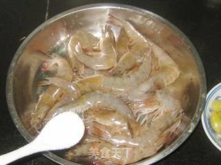 Stir-fried Prawns with Ginkgo Green Red Pepper recipe