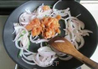 Shredded Chicken with Leek, Flower and Onion recipe
