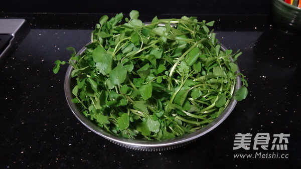 Watercress and Pork Bone Soup recipe