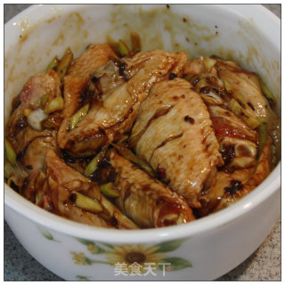 Simple and Delicious Steamed Out-----soy Sauce Chicken Wings recipe