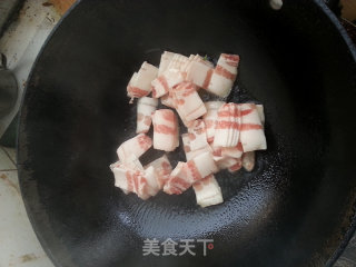 Stir-fried Pork Belly with Small Cress and Carrot recipe