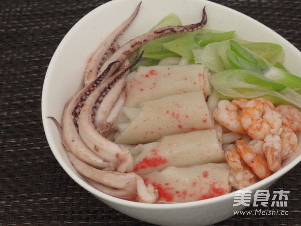 A Bowl of Warm Seafood Udon Noodles in Winter recipe